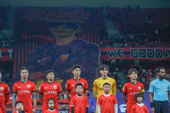 关于国际比赛日那不勒斯调整名单以备亚冠；手感冰凉环节打磨；压力陡增；身体对抗强度拉满的信息爱游戏中国站